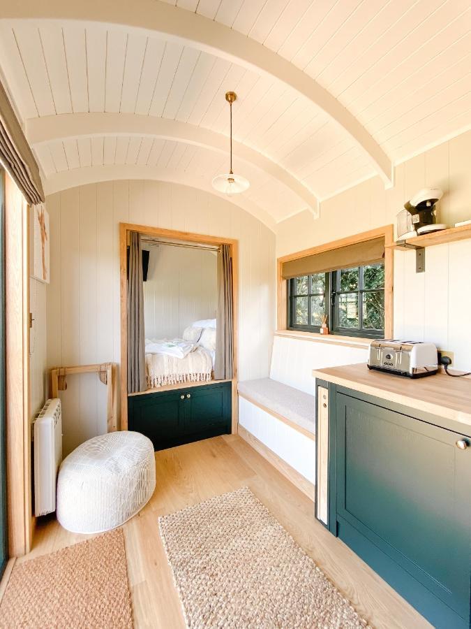 The Rabbit Warren Shepherd Hut Ketton Εξωτερικό φωτογραφία