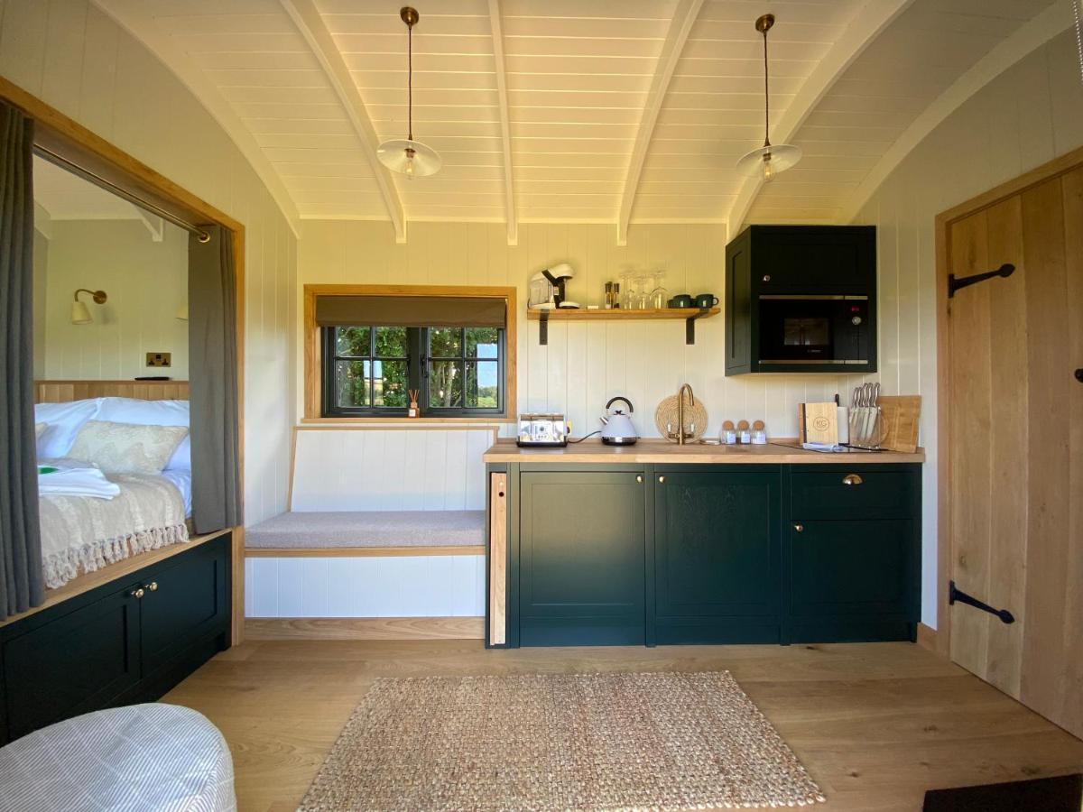 The Rabbit Warren Shepherd Hut Ketton Εξωτερικό φωτογραφία