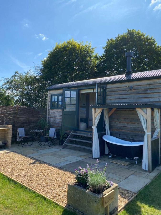 The Rabbit Warren Shepherd Hut Ketton Εξωτερικό φωτογραφία